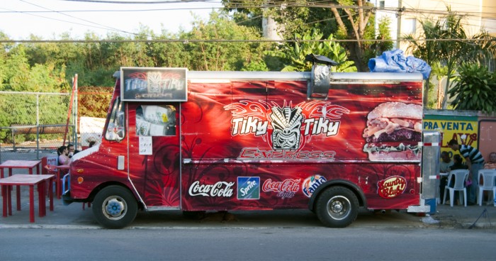 Tiki Burger Bus.jpg (771 KB)